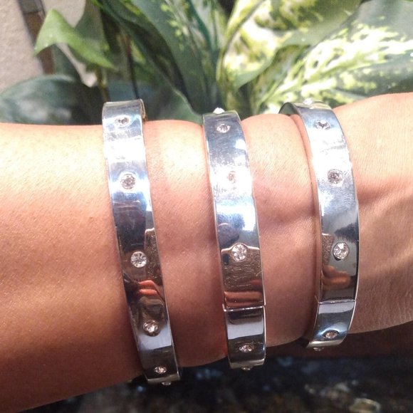 Bangle Hinge Crystal Bracelet - Picture 2 of 2